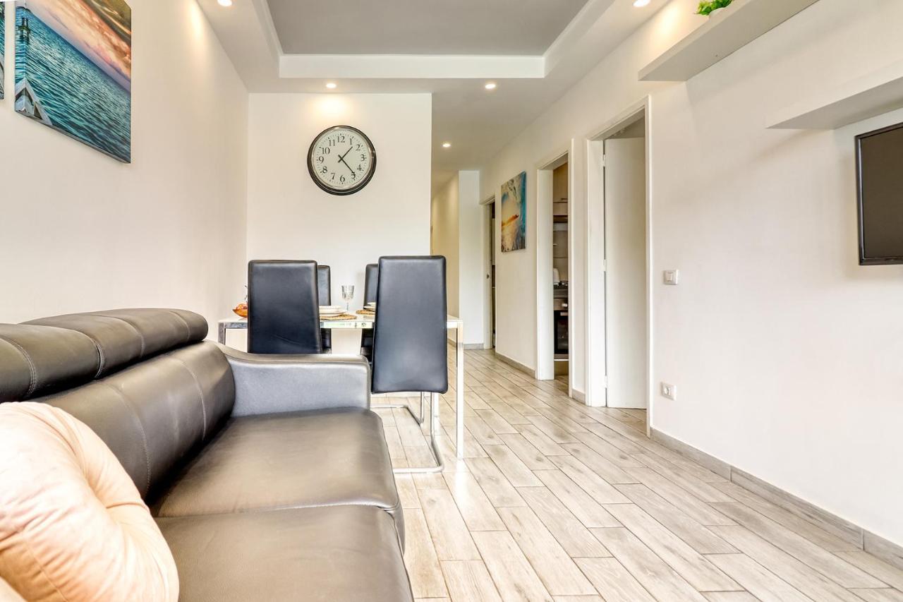 Modern Apartment With An Addictive Terrace View Лос Кристианос Экстерьер фото