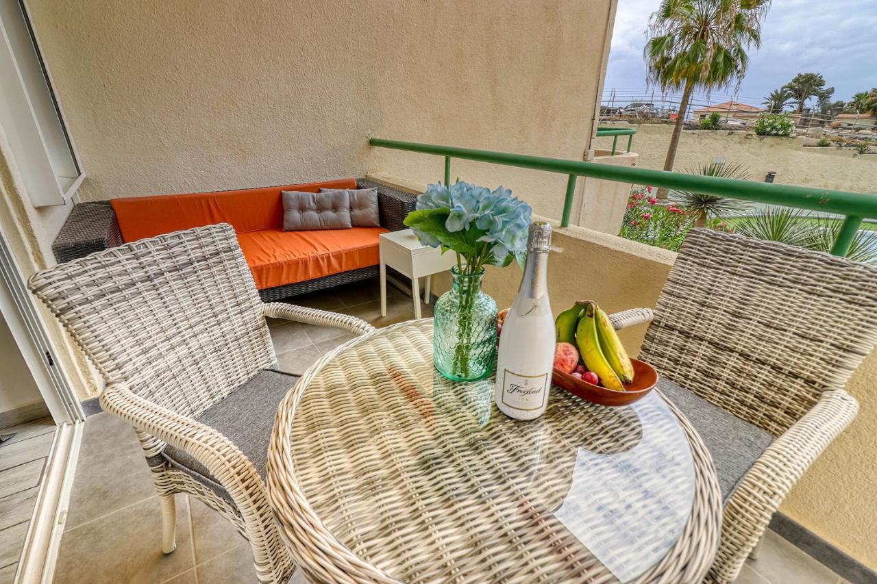 Modern Apartment With An Addictive Terrace View Лос Кристианос Экстерьер фото